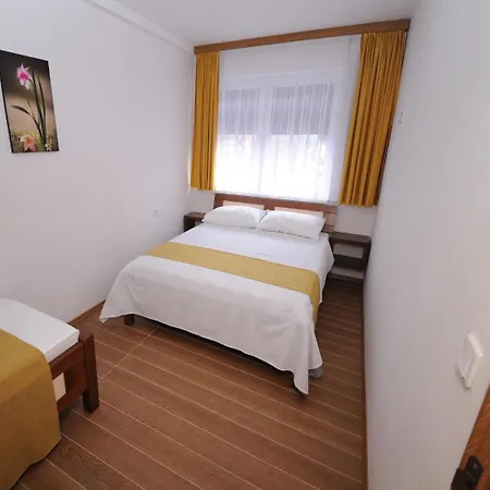 Rafaelo Gostinjska kuća 4*