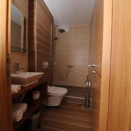 Rafaelo Gostinjska kuća 4*